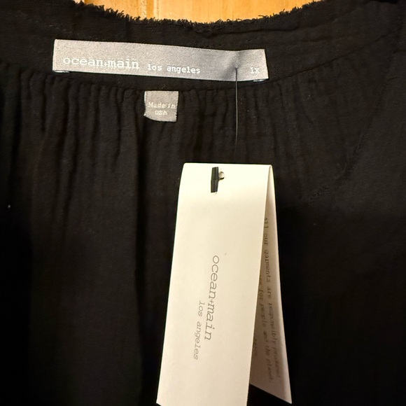 Elegant Black Maxi Dress - Picture 2 of 6